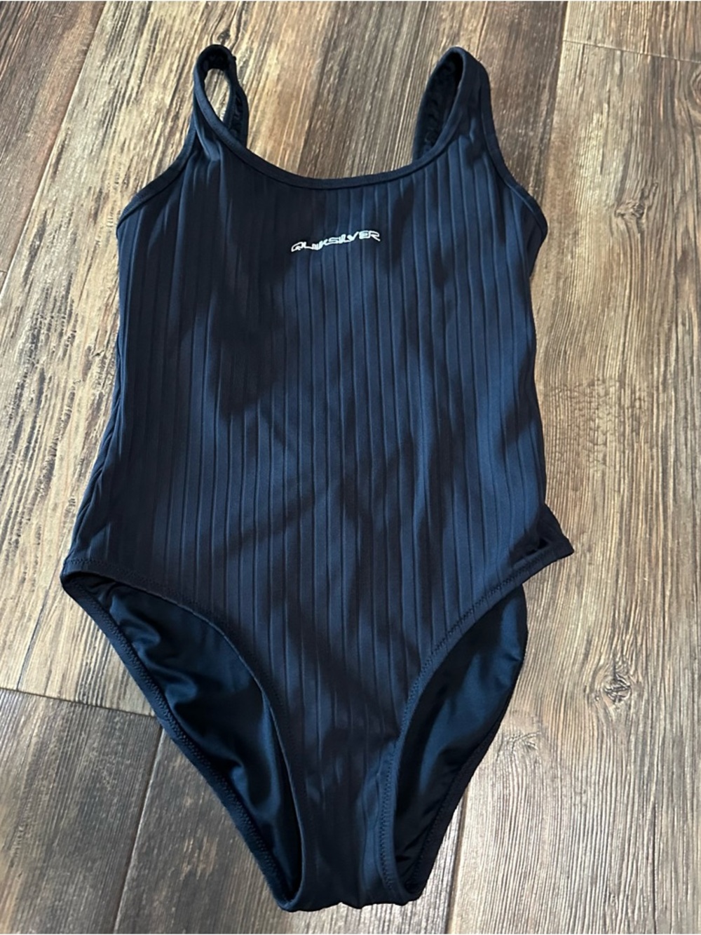 Quiksilver black 1-piece women’s swimsuit athletic size S textured beach sports
